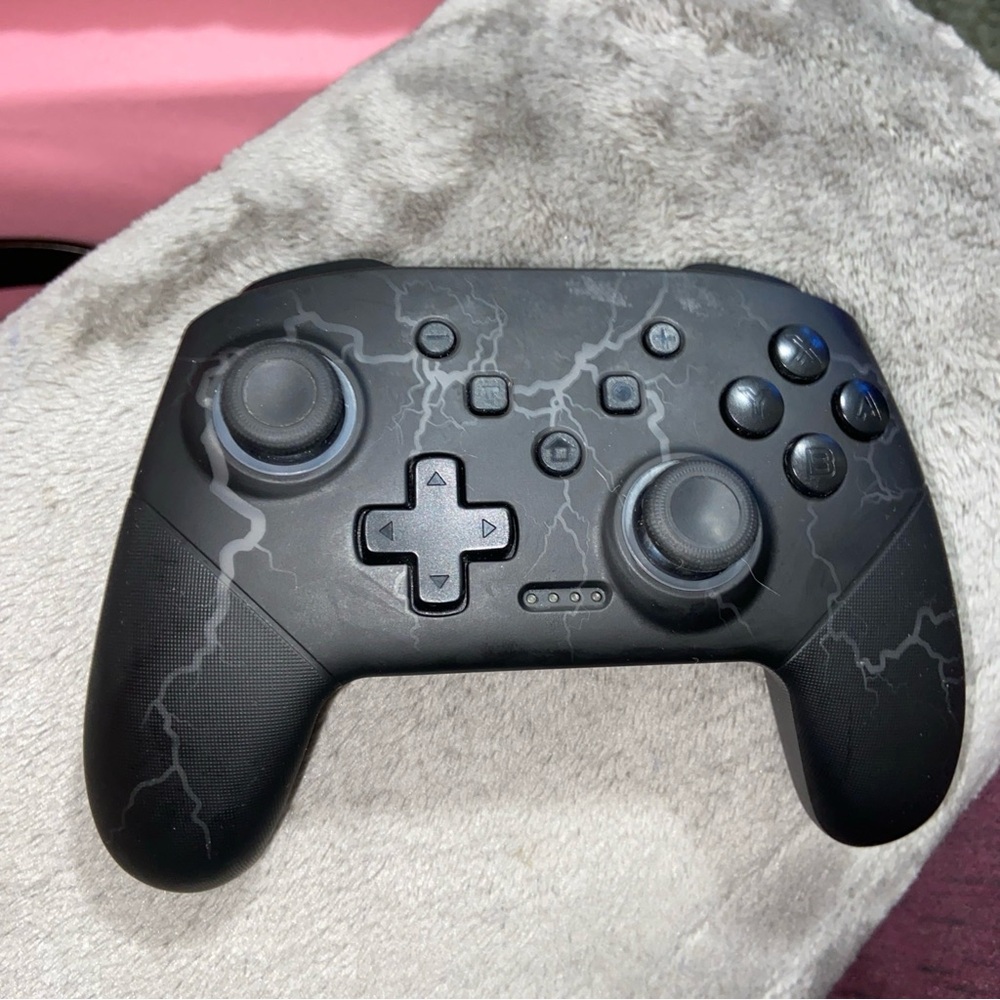 Storm Black Wireless Gaming Controller